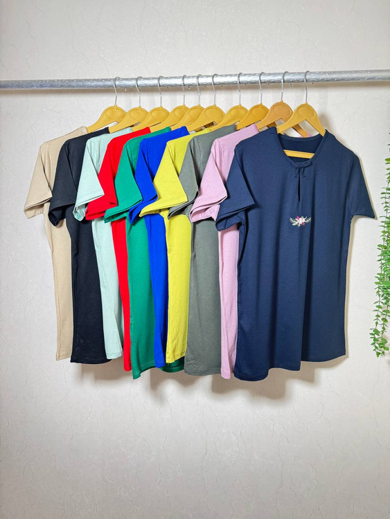 تیشرت زنانه ویسکوز گلدوزیدار – سرمهای شیک با یقه دلبری و گلدوزی خاص