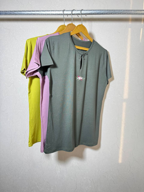 تیشرت زنانه ویسکوز گلدوزی سبز زیتونی برای استایل شهری