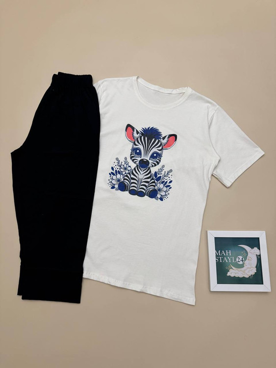 تیشرت زنانه طرح گورخر فانتزی – چاپ گورخربا گل و برگ،استایل خاص.