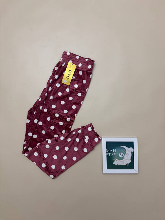 خرید شلوار مخمل طرح خال خالی زنانه نرم و لطیف